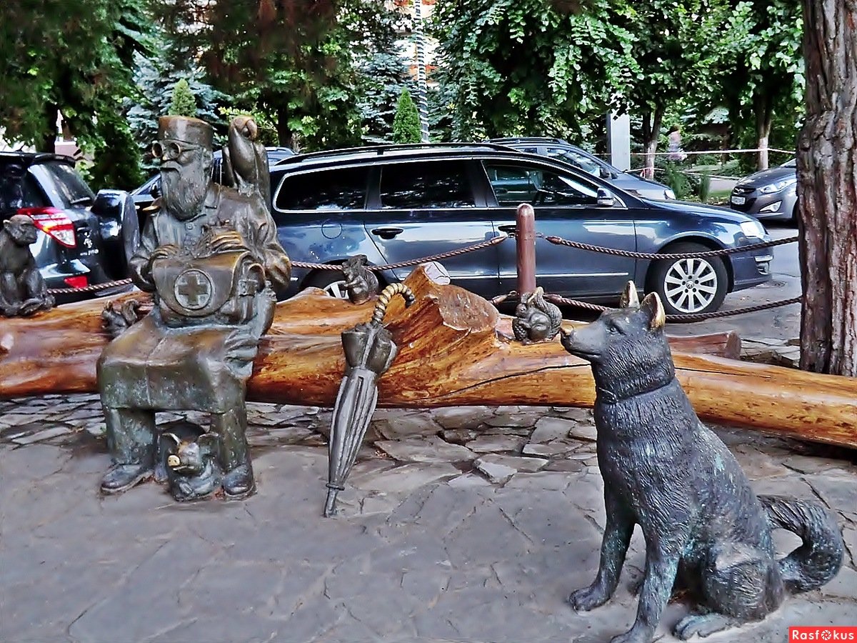 Памятник доктор Айболит в Анапе