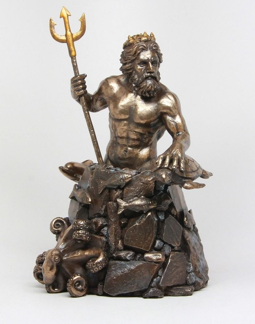 Аполлон посейдон. Статуя Нептун Посейдон. Нептун Бог статуя. Посейдон Мелос статуя. Зевс аид и Посейдон статуи.
