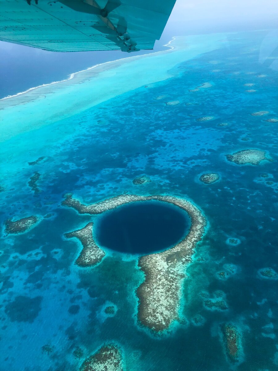 Голубая дыра в Карибском море