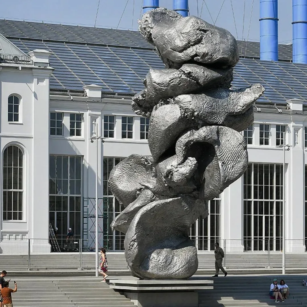 Скульптура Фишера в Москве