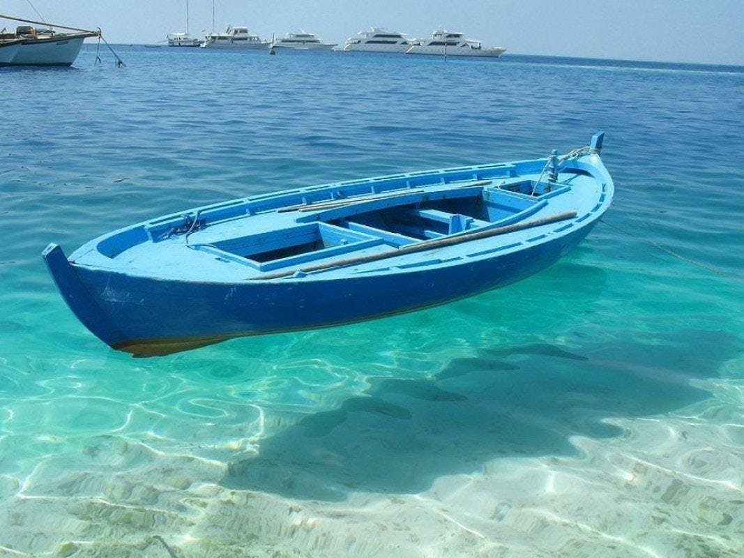 Лодка на воде