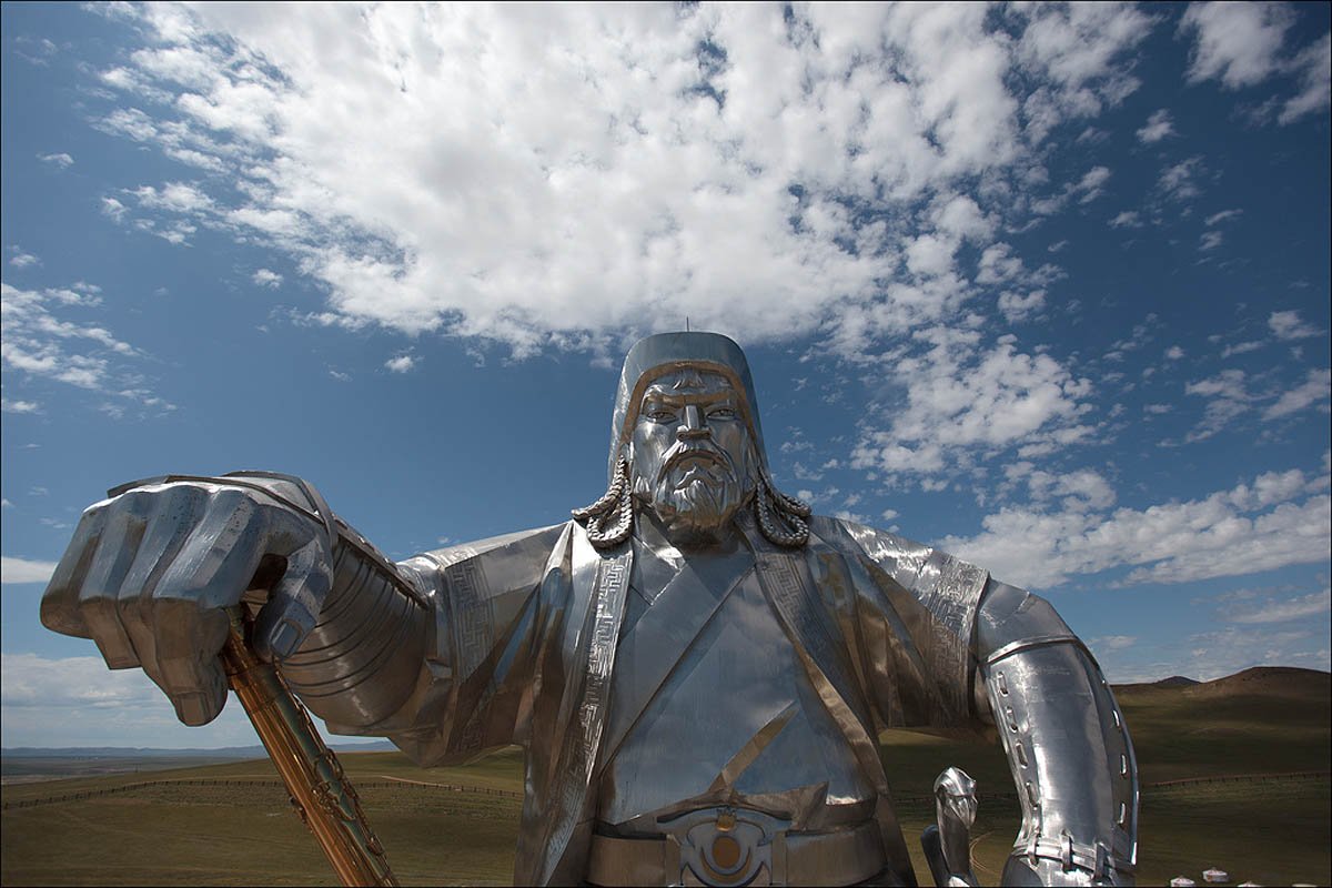 Статуя Чингиз-Хан Монголия