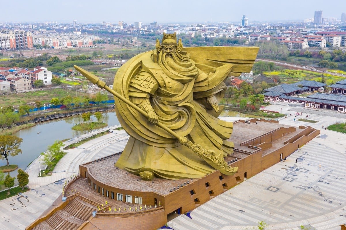 Статуя Гуань Юя