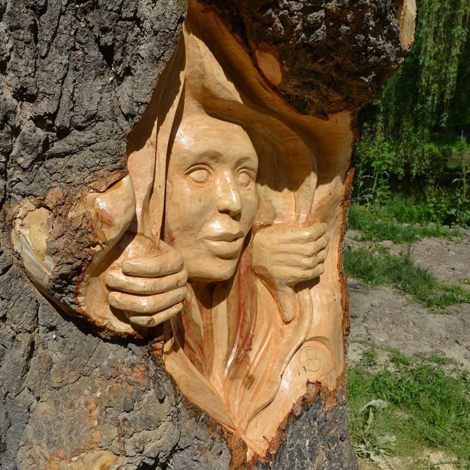 Резные фигуры из дерева