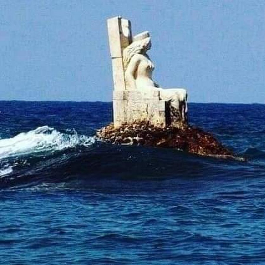 Царица Зенобия статуя море