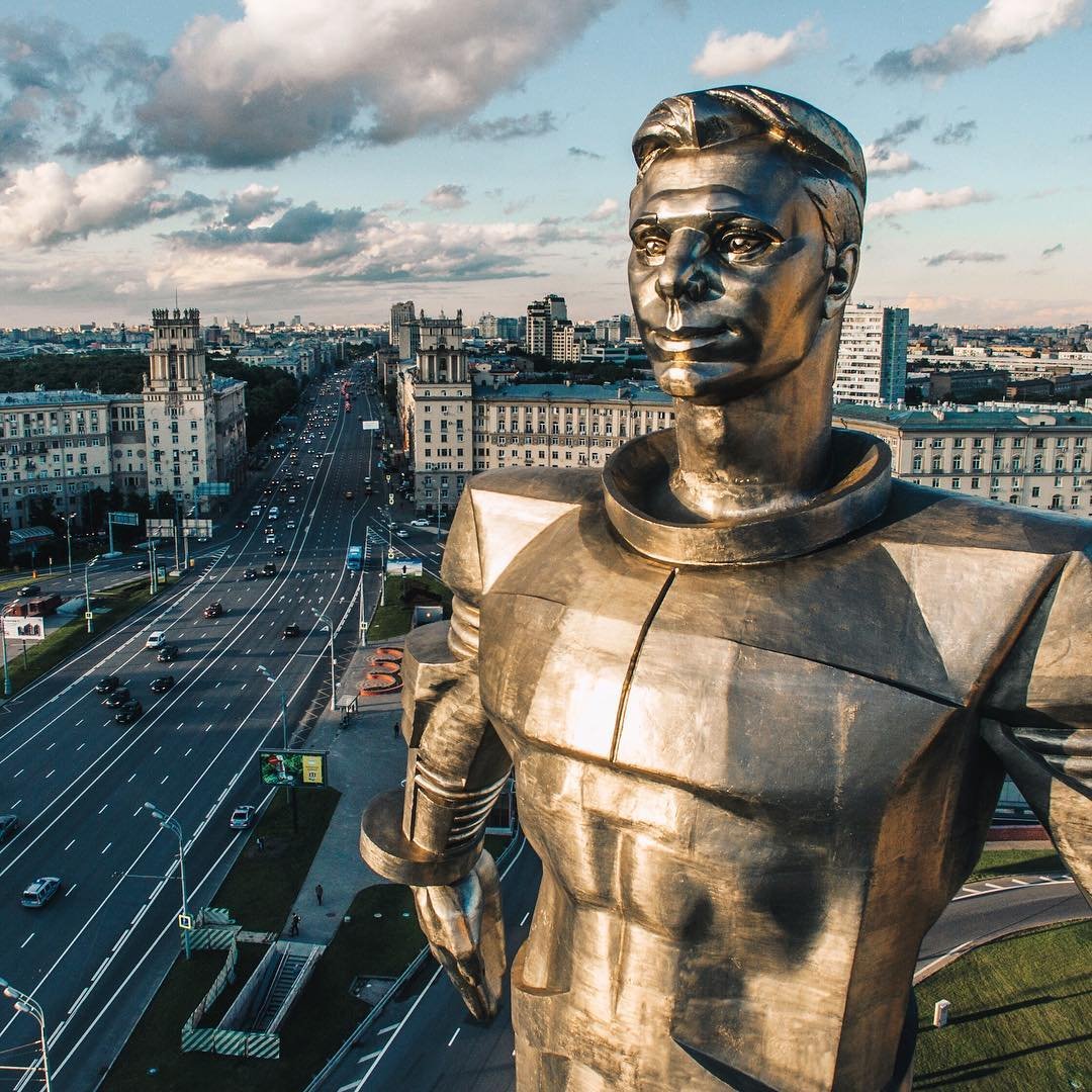 Памятник Юрию Гагарину в Москве