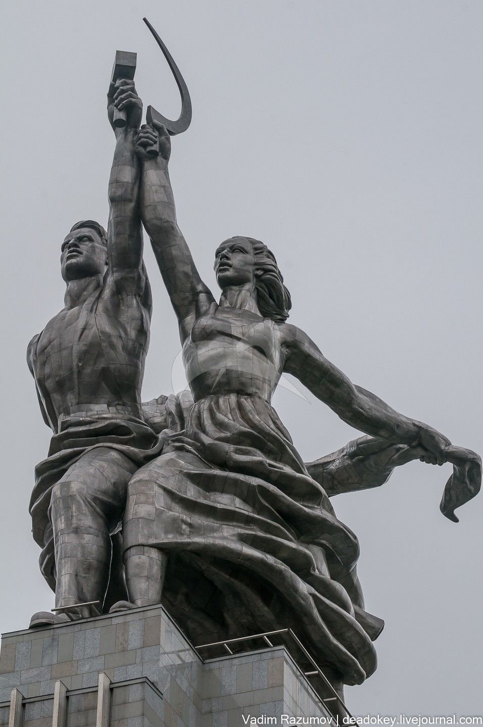 Памятник рабочий и колхозница Мосфильм