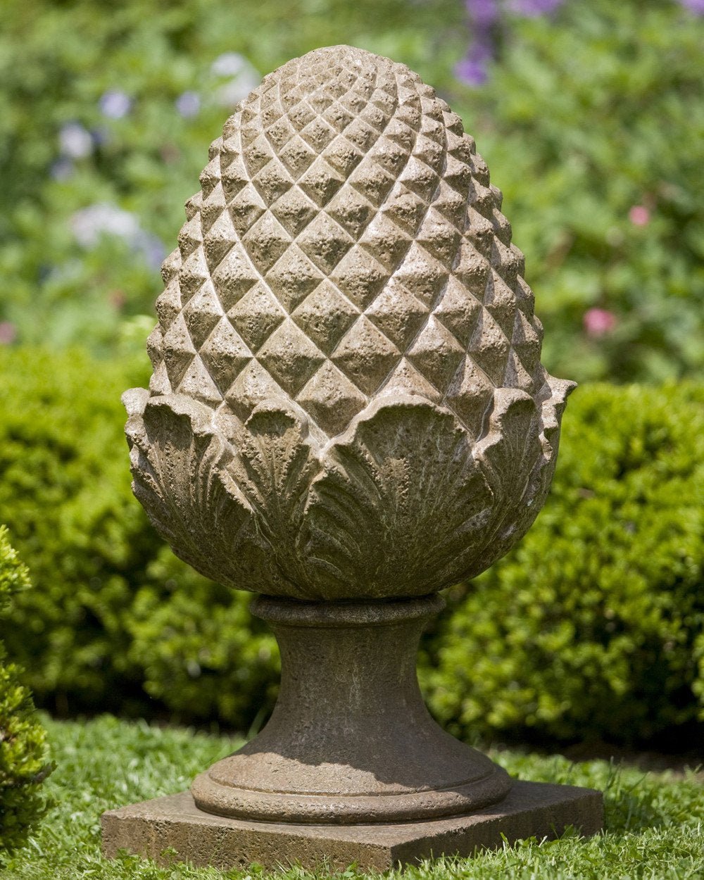 Садовая скульптура «Pinecone»