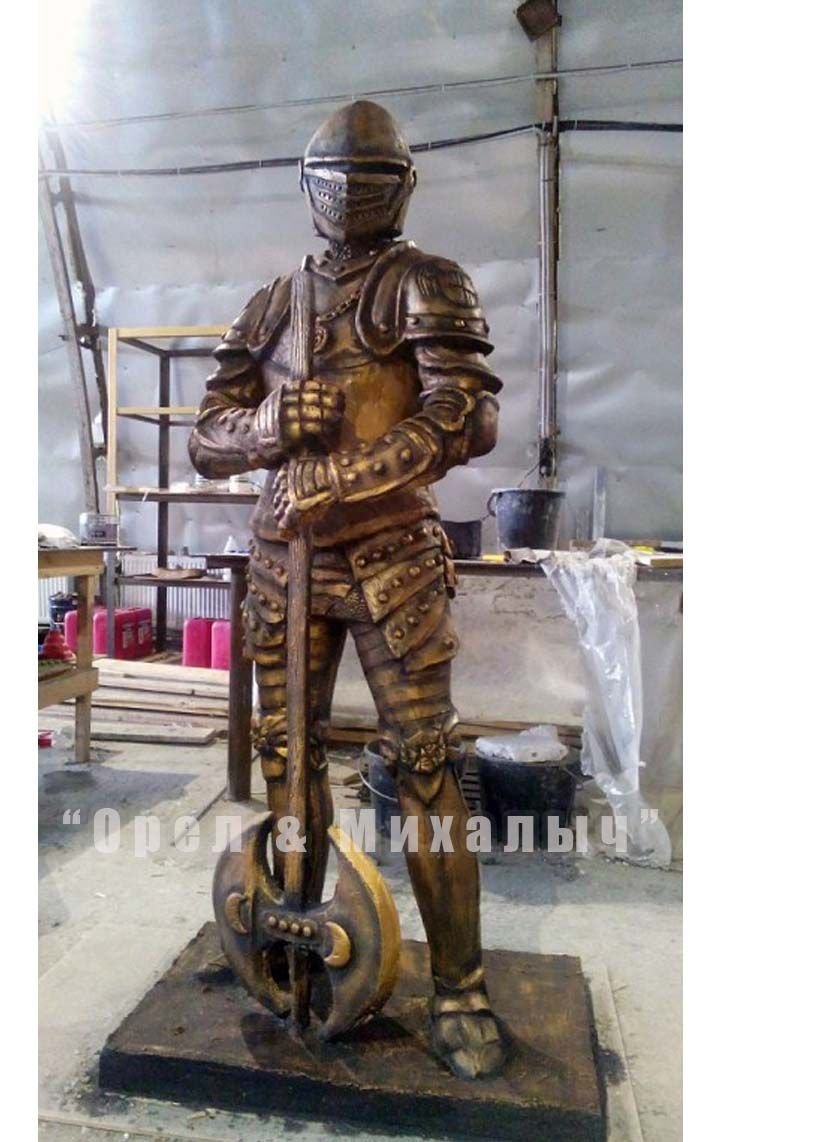Скульптура рыцаря из бетона