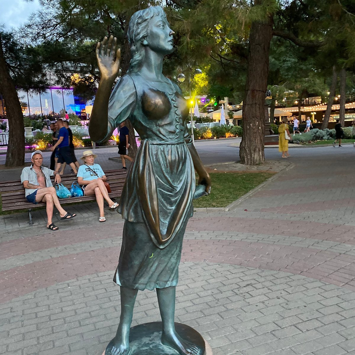 Ассоль скульптура