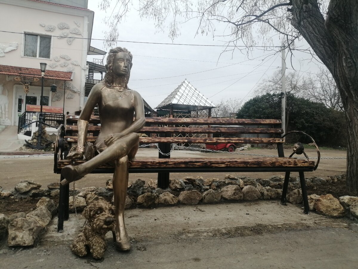 Скульптура Ассоль в Севастополе