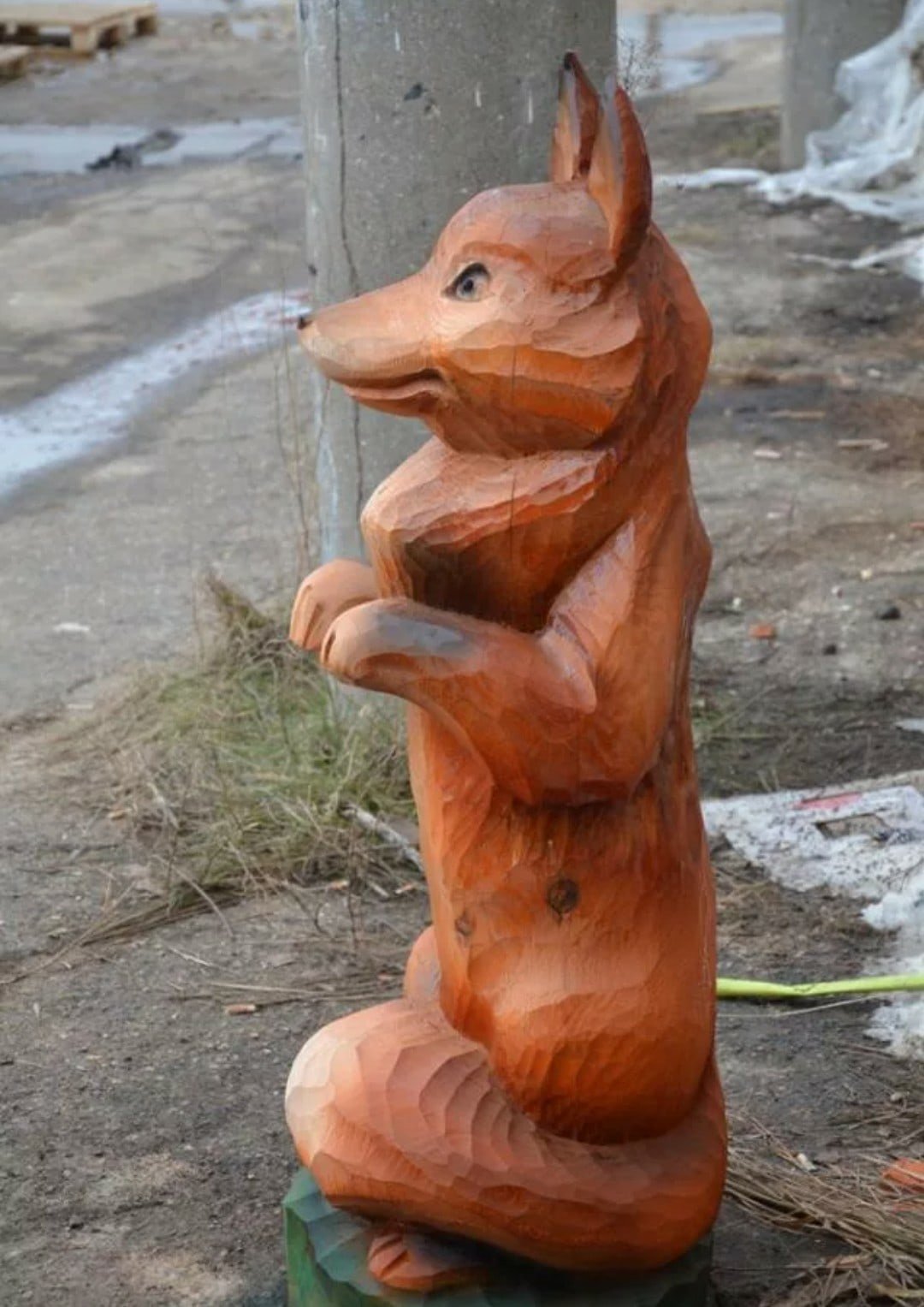 Сказочные фигуры из дерева