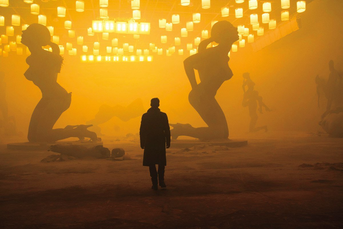 Бегущий по лезвию 2049 фильм