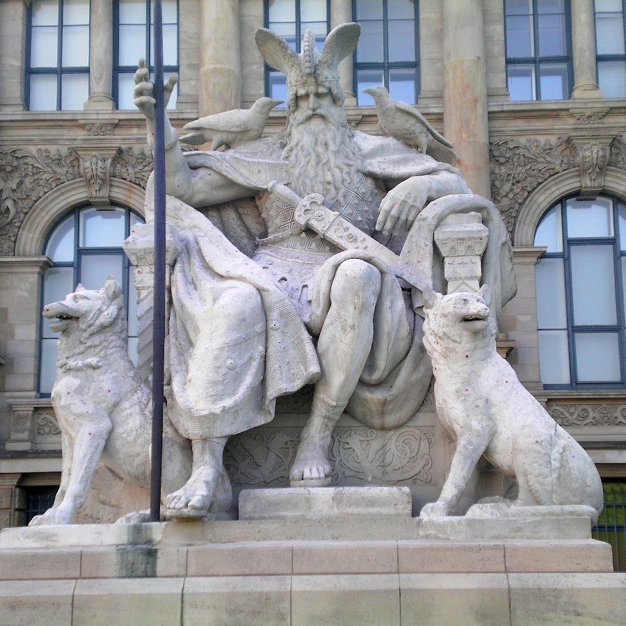 Wotan скульптура