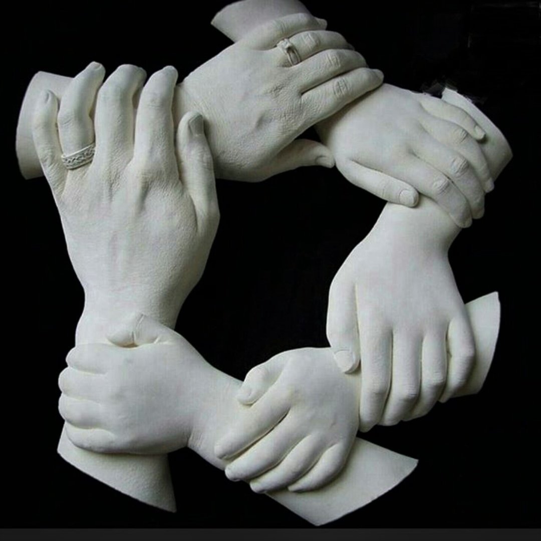 Скульптура руки