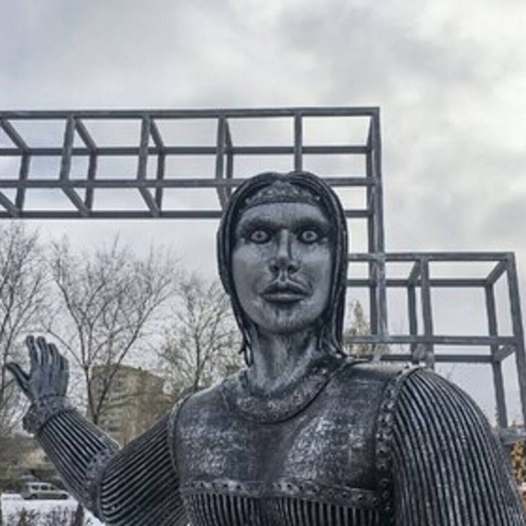 Страшный памятник алёнке