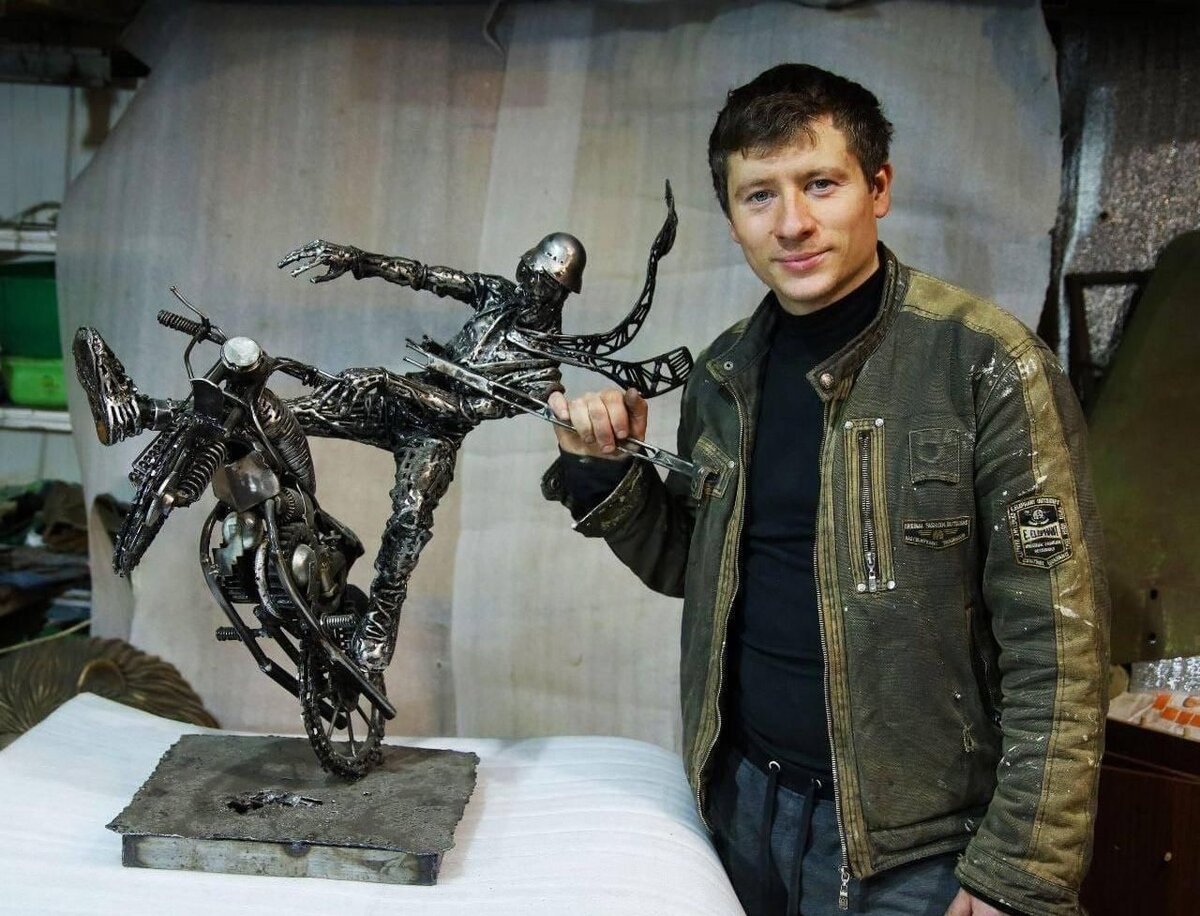 Скульптура из листов металла