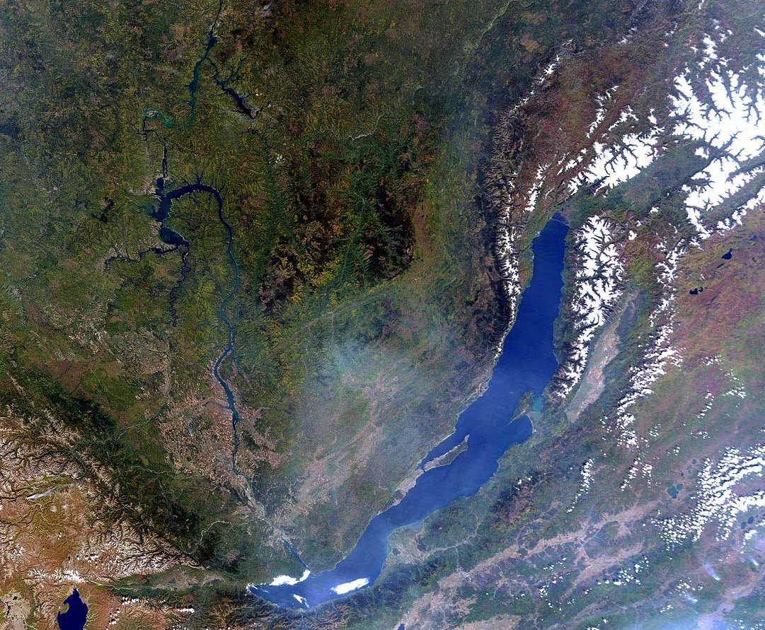 Космоснимок озера Байкал
