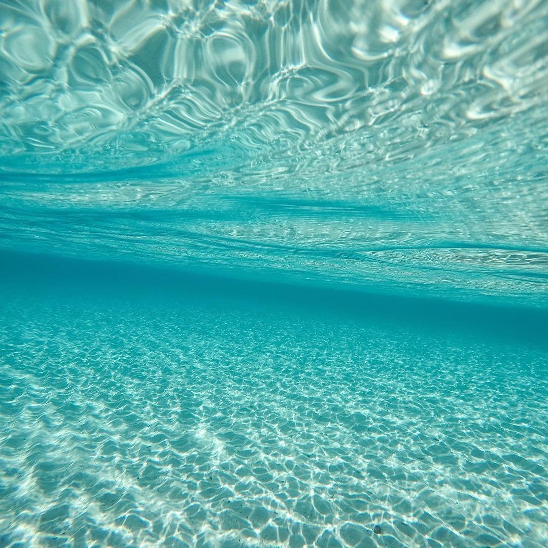 Бирюзовая вода