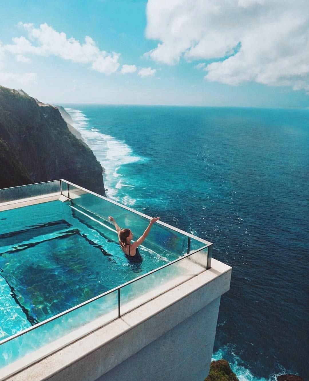 The Edge Bali бассейн