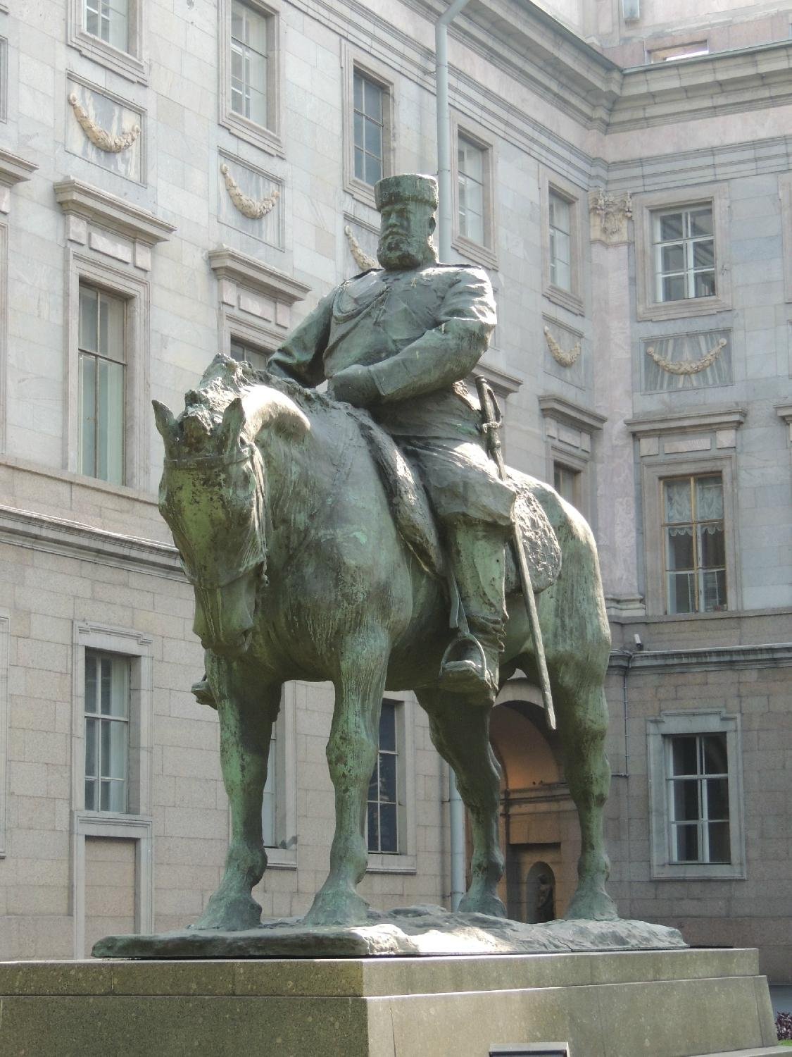 Александр 3 памятник в Санкт-Петербурге