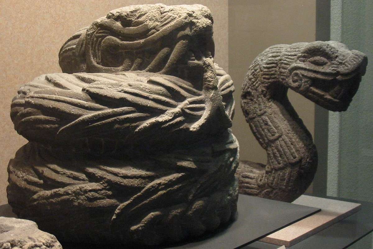 Кетцалькоатль Ацтеки скульптура