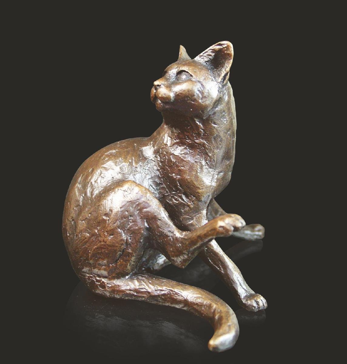 Бронзовая кошка Живая