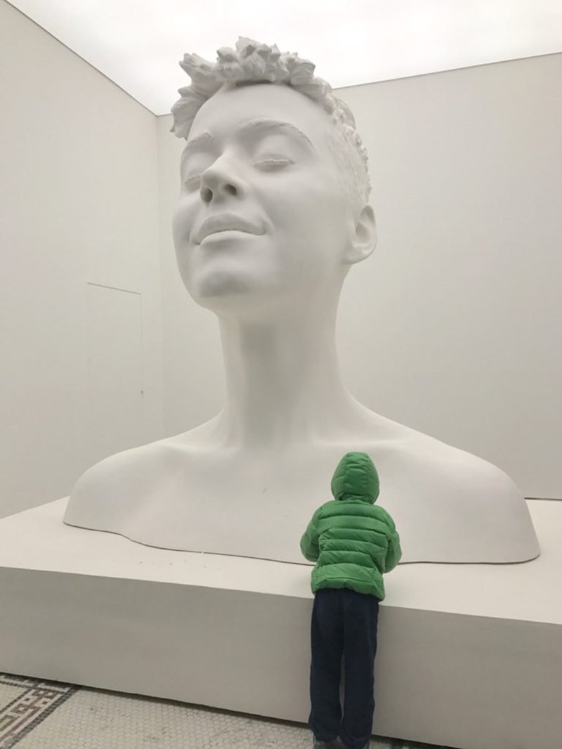 Голова из пластилина 6. Урс Фишер Нью Йорк. Урс Фишер скульптуры. Бюст Кэти Перри в Нью-Йорке. Скульптура Кэти Перри.