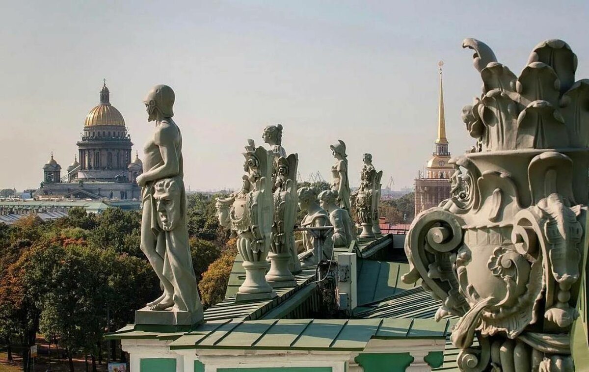 Зимний дворец Санкт-Петербург скульптуры на крыше