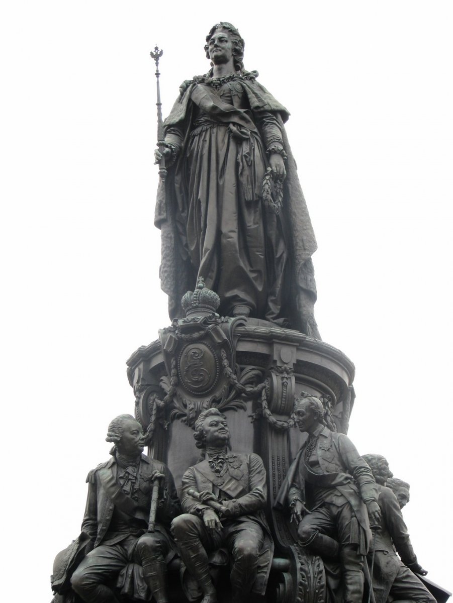 Памятник Екатерине Великой в Санкт-Петербурге