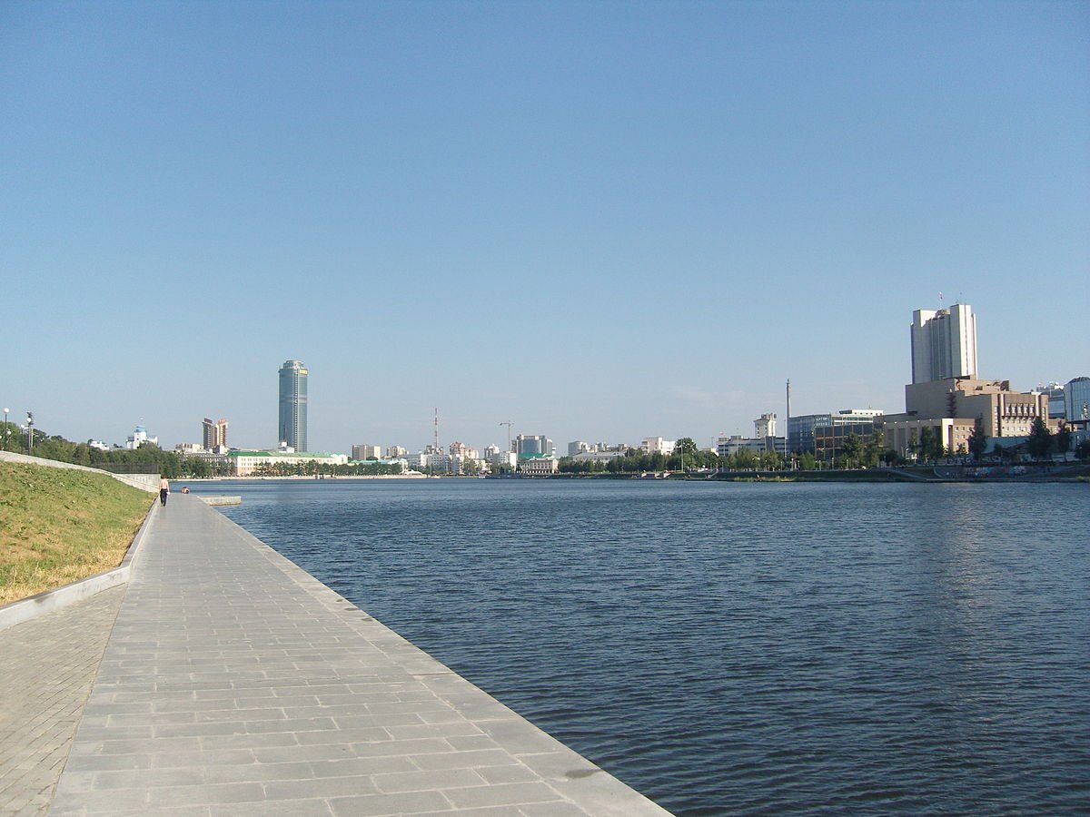 Акватория городского пруда Екатеринбург