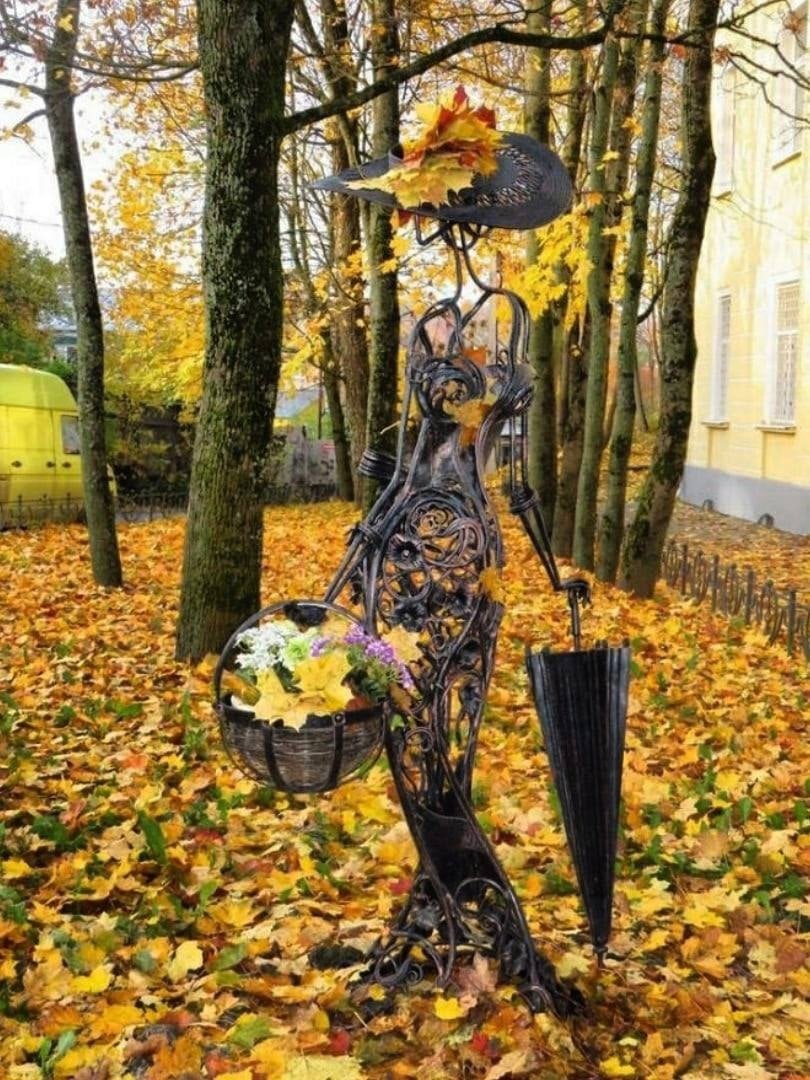 Дама с зонтом осень