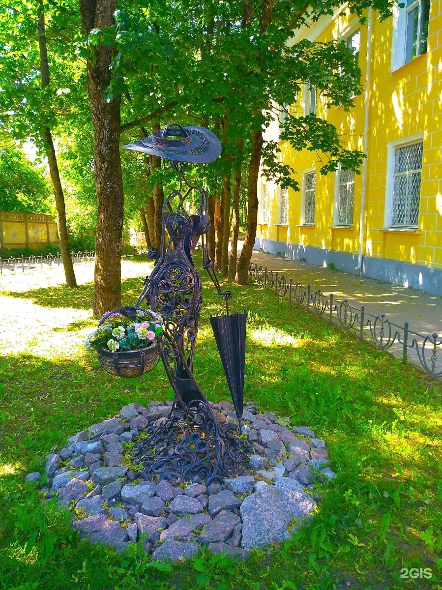 Гатчина незнакомка скульптура