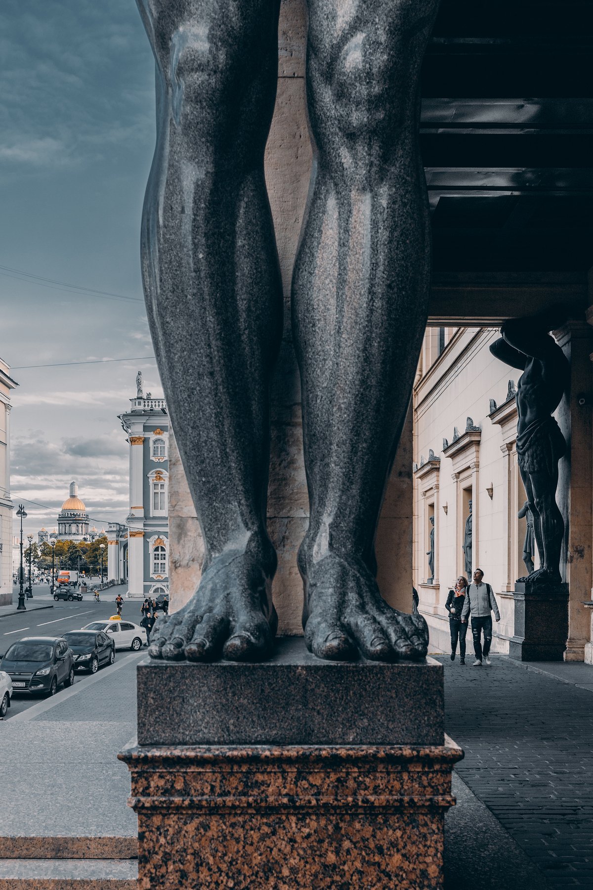 Санкт Петербург статуи Атланты