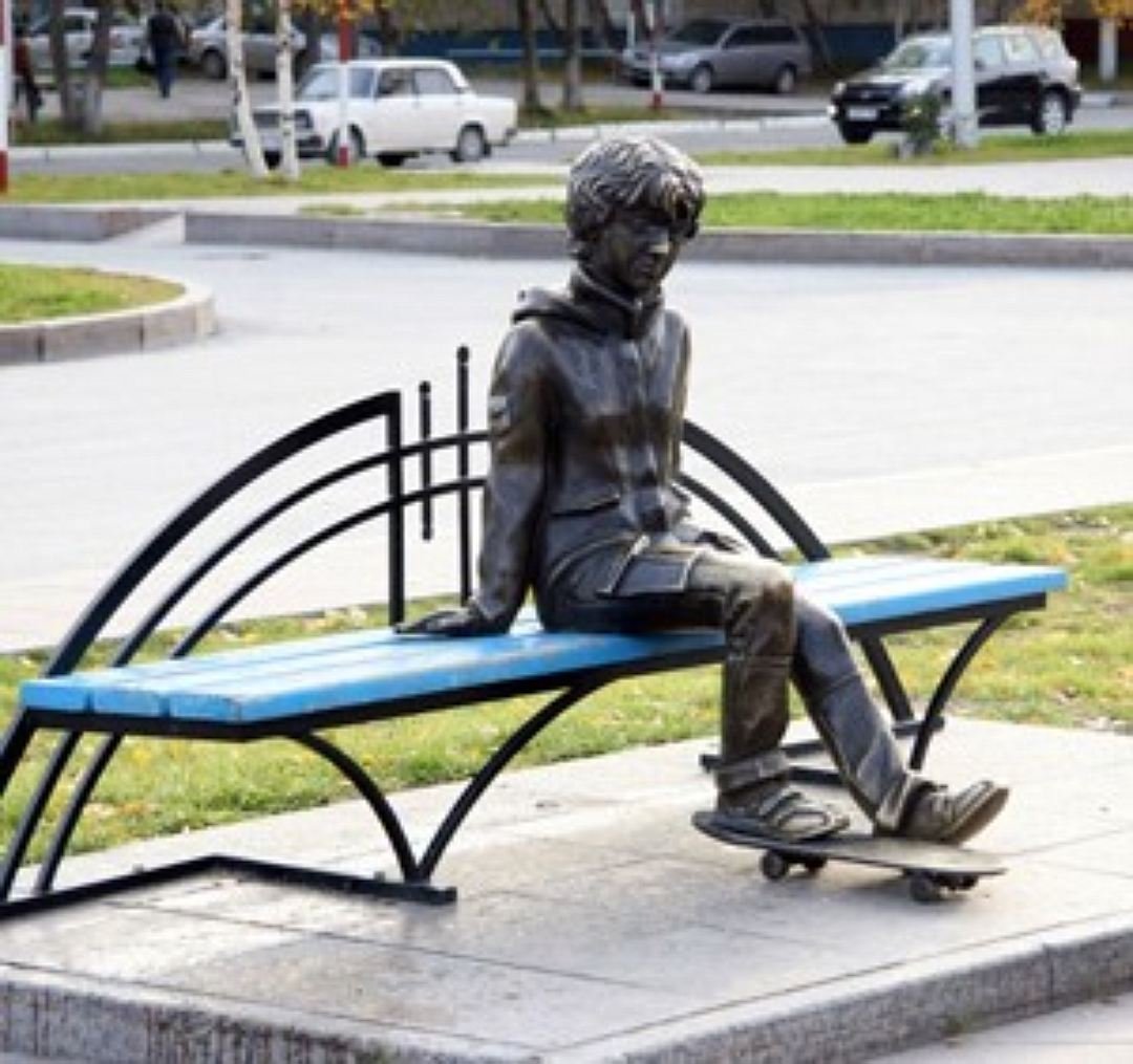 Нижневартовск памятник скейтеру