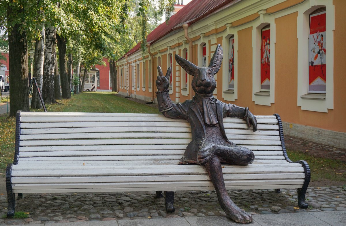 Зайцы в Питере в Петропавловской крепости
