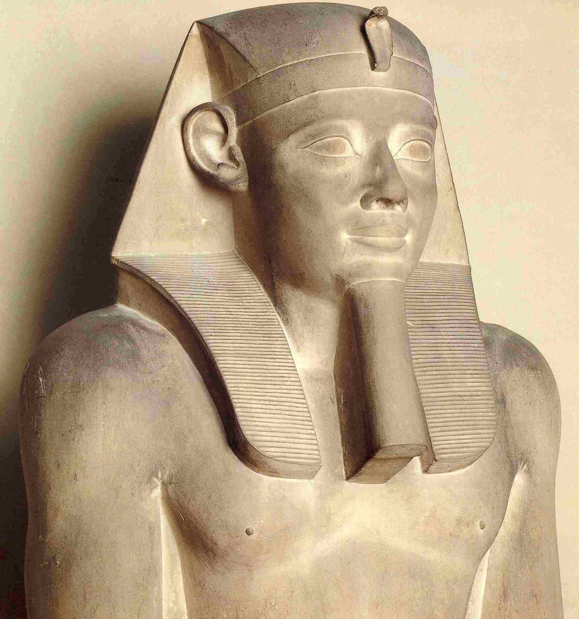 Древний египет царство фараона. Сесострис фараон Египетский. Статуя фараона Сенусерта 1. Фараон тутмос 3. Фараоны Египта тутмос.