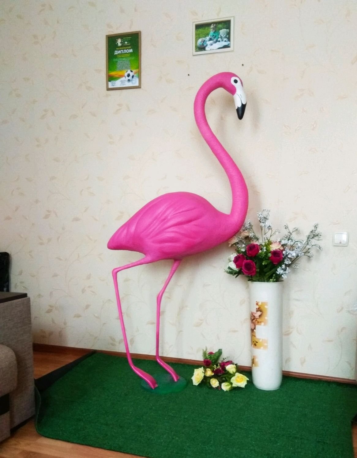 Фламинго статуя