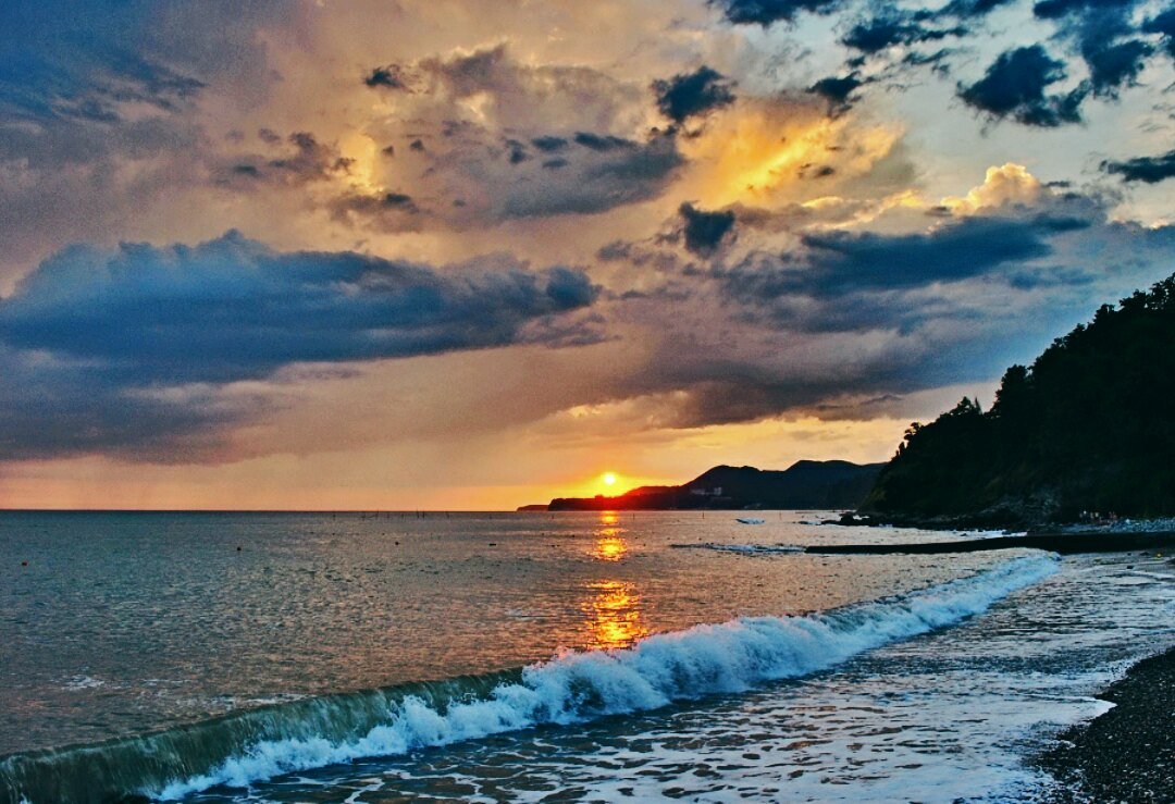 Красота черного моря. Море Архипо Осиповка закат. Черное море. Черное море закат. Красивое черное море.
