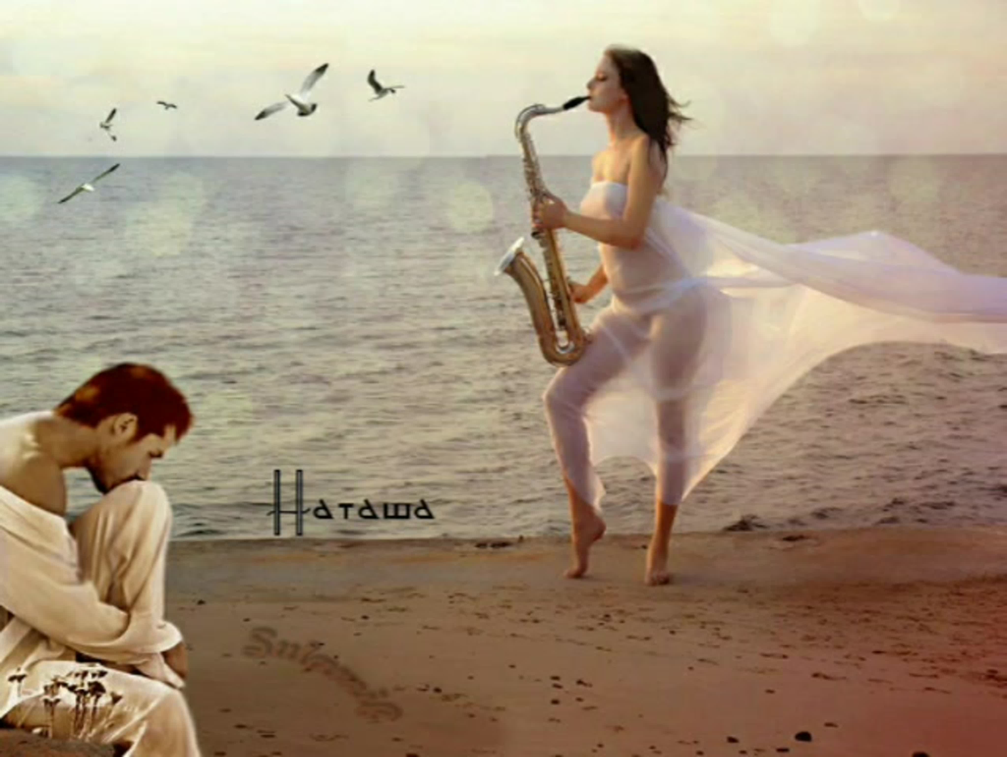 Слушать музыку можно я с тобой. Душа поет. Девушка с саксофоном на берегу моря. Романтические воспоминания. Романтический саксофон.