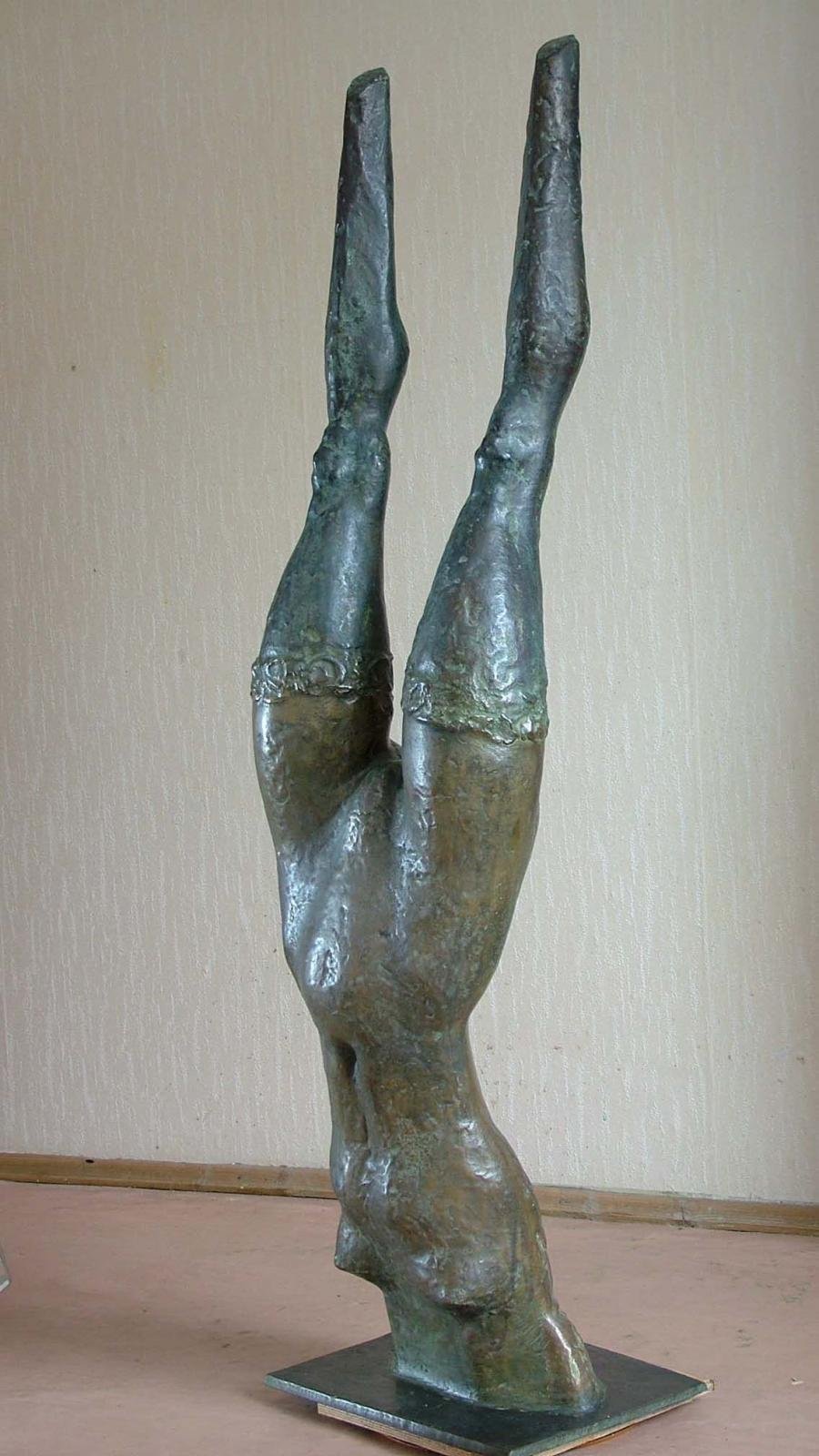 Скульптура ныряльщица