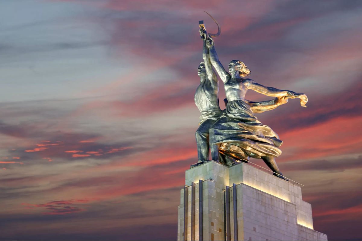 Вера Мухина рабочий и колхозница