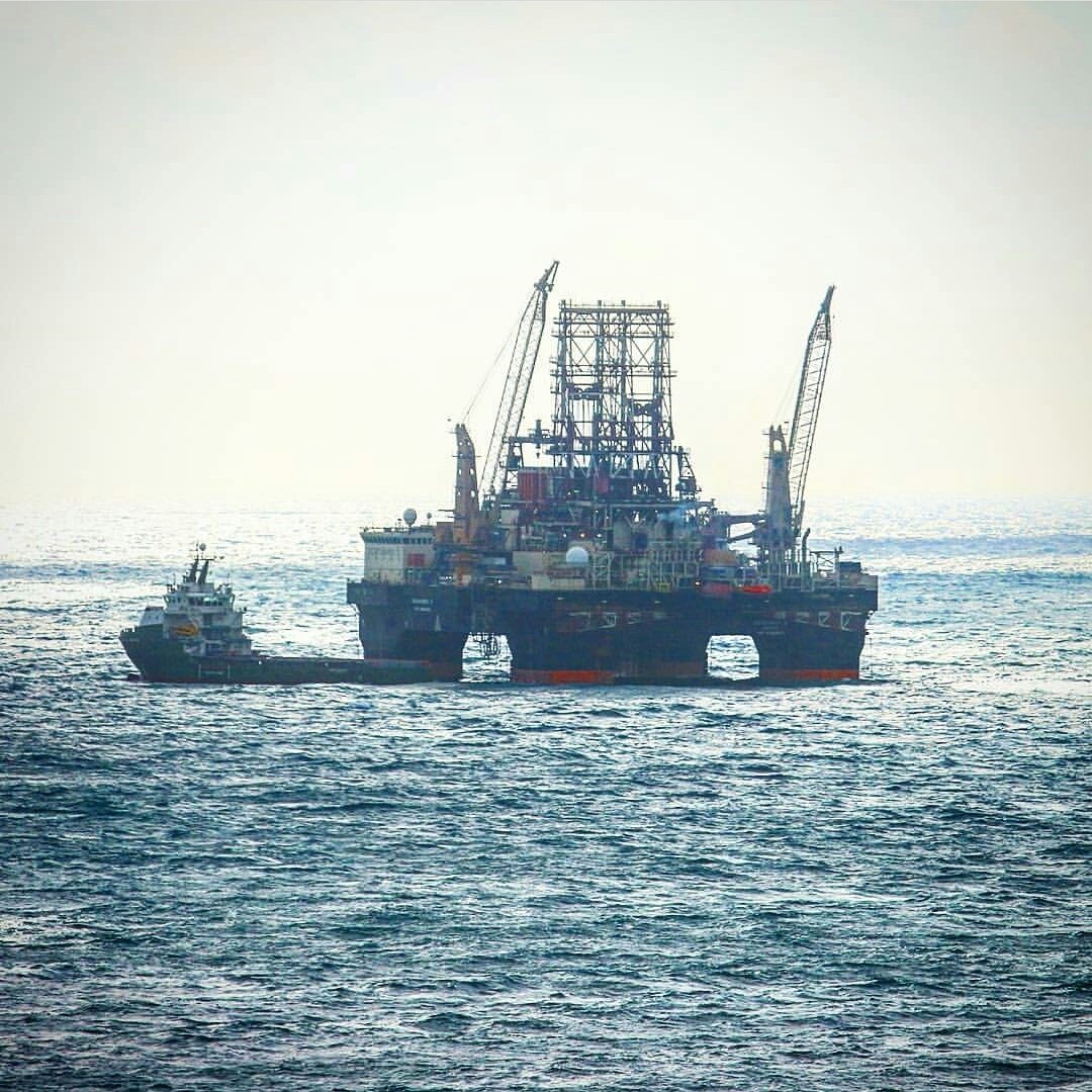 Буровые в черном море