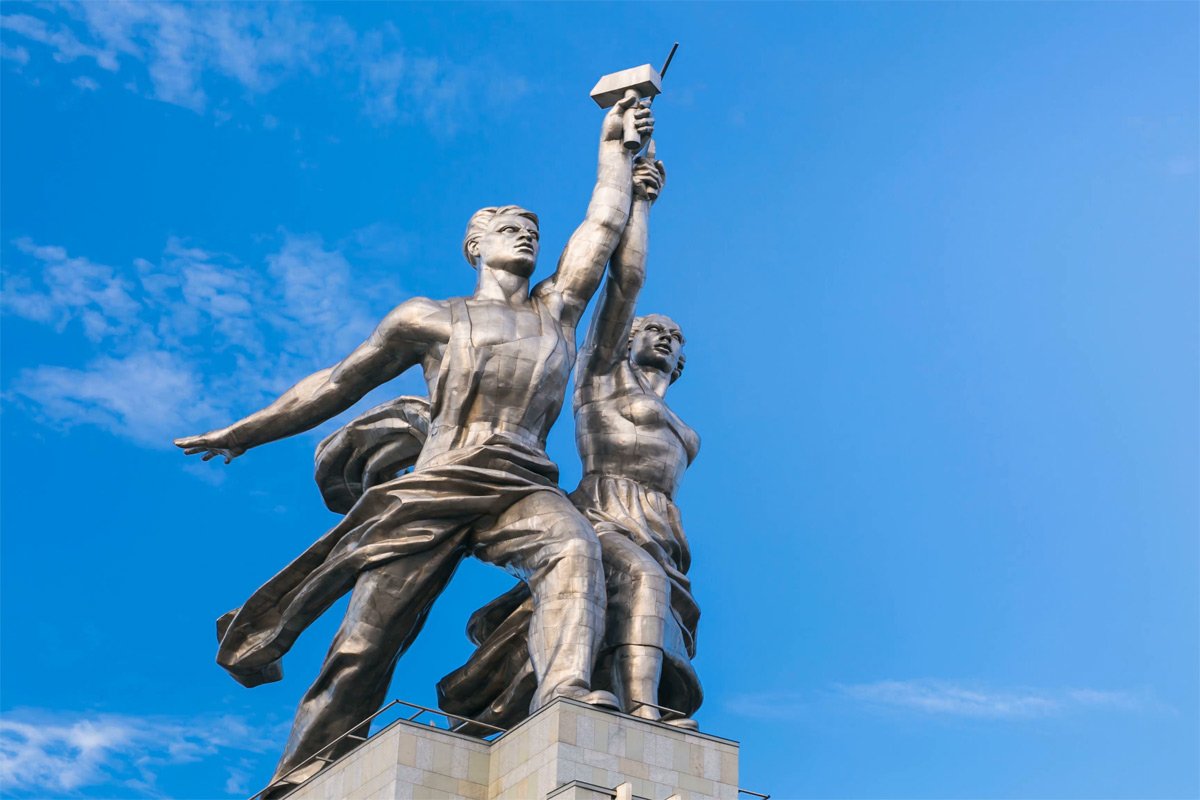 Мосфильм статуя рабочий и колхозница