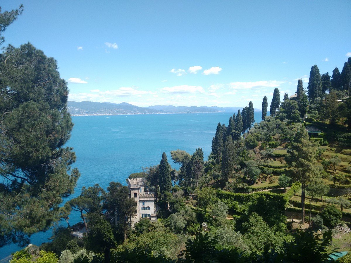 Италия Кипарис море