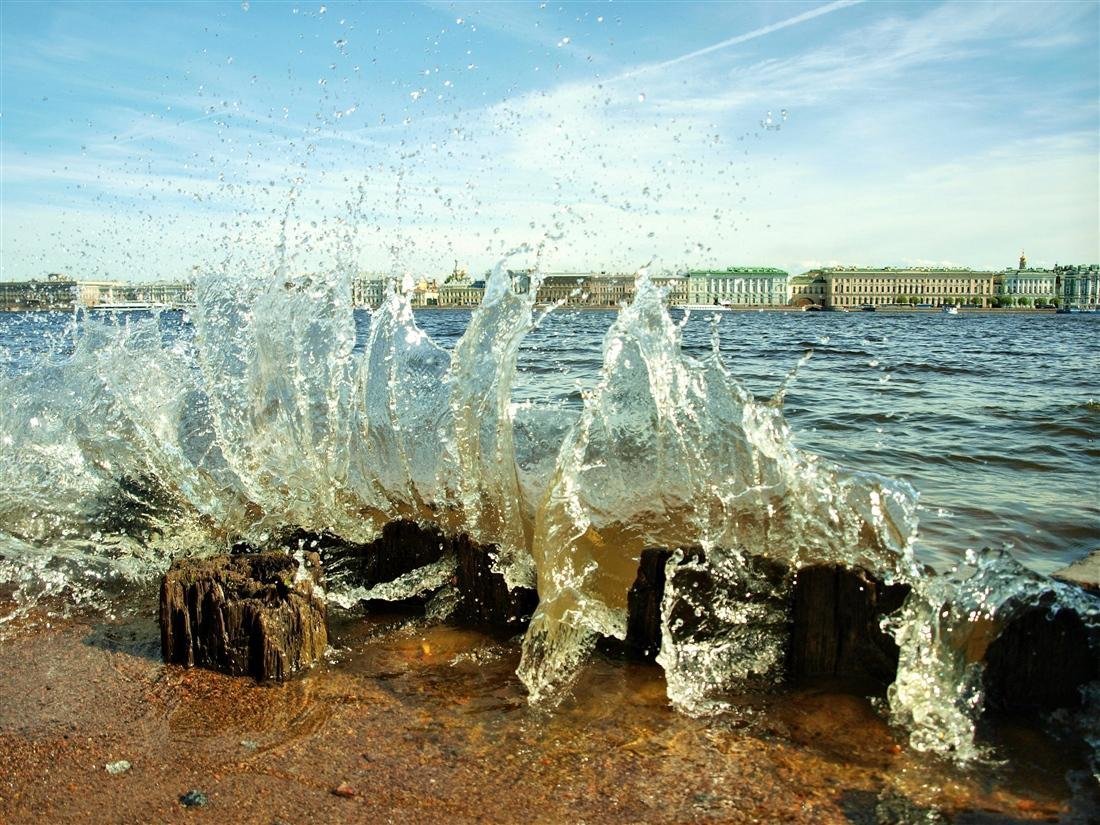Вода Нева