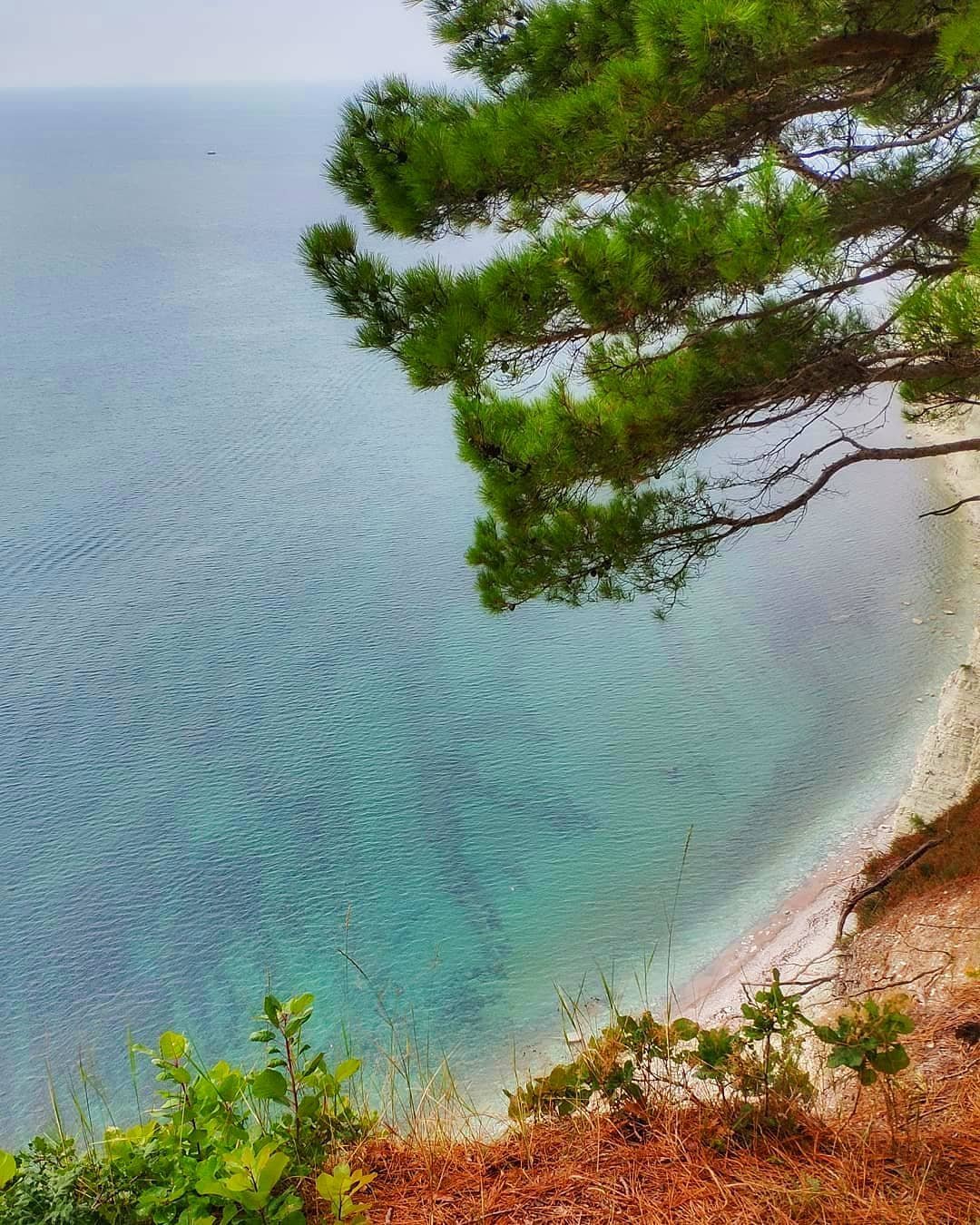 Пляж голубая бездна Джанхот