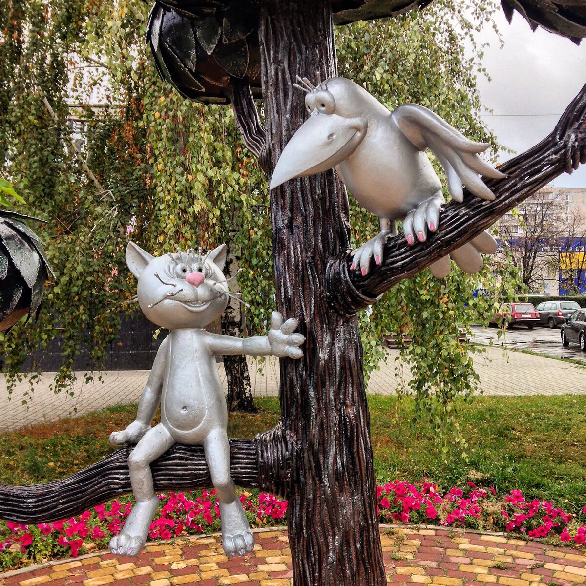 Скульптура кота с улицы лизюкова
