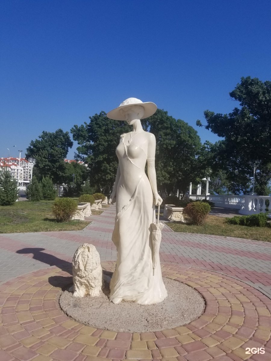 Геленджик дама с собачкой памятник