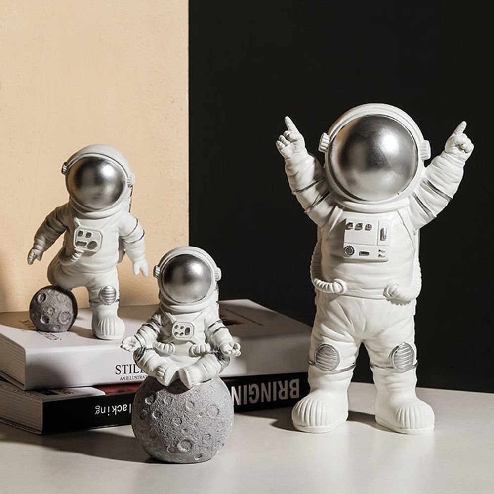 Фигурка "космонавт"